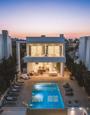 House | 5 bedrooms - Blue Waves Protaras Beachfront Villa 3 (Paralimni)