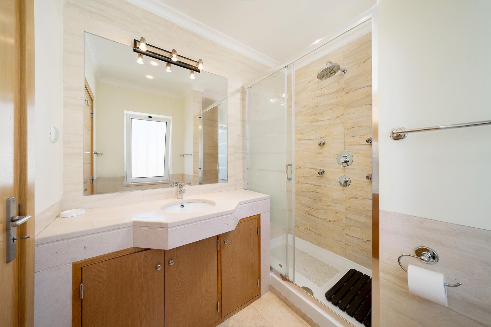 Foto - Villa Fantasia - NEW RENTAL 4 Bedroom with Private Pool 650 Meters to The Vau Beach