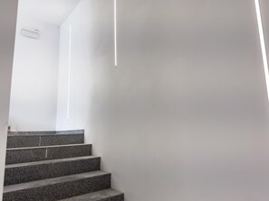 Apartment, Smoking