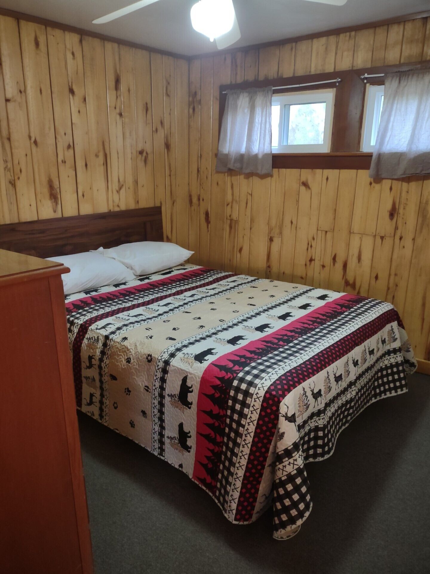 2 bedrooms, WiFi (free), bed sheets