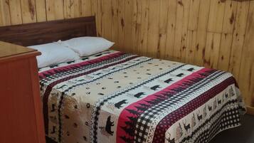 2 bedrooms, WiFi (free), bed sheets