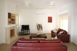 House | 3 bedrooms - Elise in Protaras With 3 Bedrooms and 2 Bathrooms (Paralimni)
