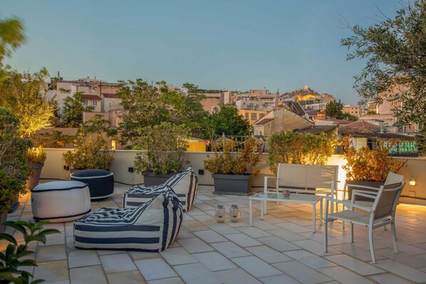 Apartment | 3 bedrooms - Entire Building in the Heart of Athens Sleeps 15 With Private Rooftop Terrace (Athens)