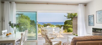 Sirina Lina Beachfront Suite