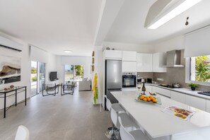 Villa | 3 bedrooms - Protaras Nisia Seaside Villa (Paralimni)