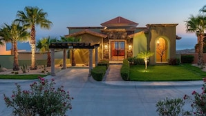Front of property - Villa Montecristo (Cabo San Lucas)