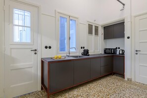 Apartment | 4 bedrooms - Your 4 Bdrm Dream House w Acropolis View Jacuzzi (Athens)