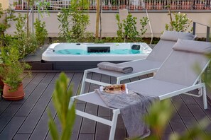 Apartment | 4 bedrooms - Your 4 Bdrm Dream House w Acropolis View Jacuzzi (Athens)