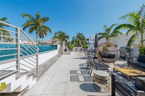 Exterior - Roami at Collins Ave Penthouse (Miami Beach)