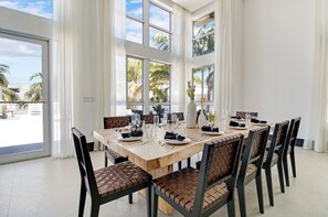 4 Bedroom Penthouse | In-room dining