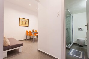 5 bedrooms - Spacious 4BR House Near Acropolis Roof Garden 12 Guests (Athens)