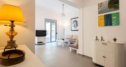 Renovated 2025 4 Bdr House Near Acropolis - New Beds Terrace Green Yard