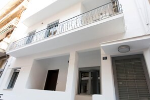 Exterior - Spacious 4BR House Near Acropolis Roof Garden 12 Guests (Athens)