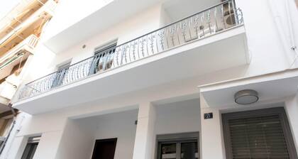 Spacious 4BR House Near Acropolis Roof Garden 12 Guests