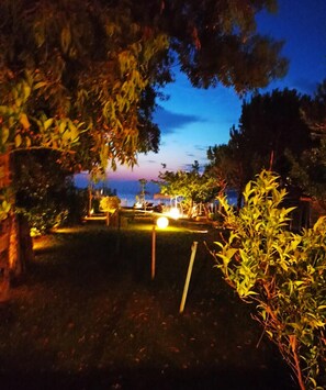 Villa | 3 bedrooms - Beach Villa Next To The Waves (Istiaia-Aidipsos)