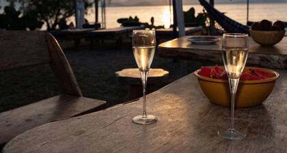 Beach Villa Next To The Waves