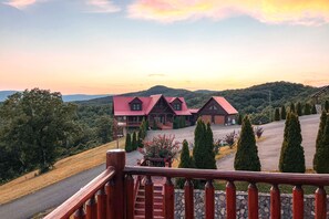 المنطقة المحيطة بالمنشأة