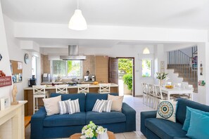 Villa | 3 bedrooms - Protaras Villa Athamas Blue (Paralimni)