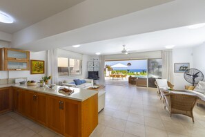 Villa | 5 bedrooms - Protaras Beachfront Villa Pietra (Paralimni)