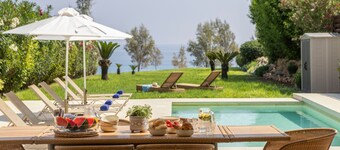 Protaras Beachfront Villa Pietra