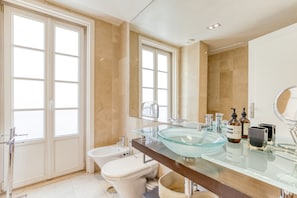 Bathroom - In the Very Heart Of Lisbon & Iconic Chiado Center (Lisbon)