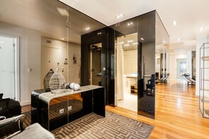 Interior - In the Very Heart Of Lisbon & Iconic Chiado Center (Lisbon)