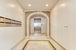 Interior - In the Very Heart Of Lisbon & Iconic Chiado Center (Lisbon)