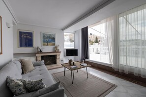 Apartment | 1 bedroom - Look Out Ancient Athens From A Unique Spot (Athens)