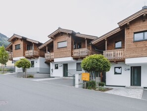 House | 4 bedrooms - First IN Mountain Chalet B (Kaprun)