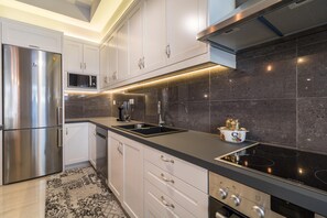House | 2 bedrooms - Comfortable and Spacious 2 bdr Apt (Kallithea)