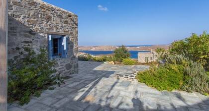 An Amazing Stone Villa-b in Serifos w Shared Pool