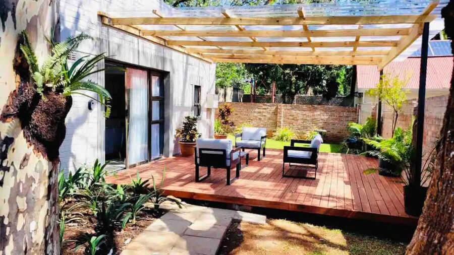 Mellow 2 Bedroomed Cottage - 2083