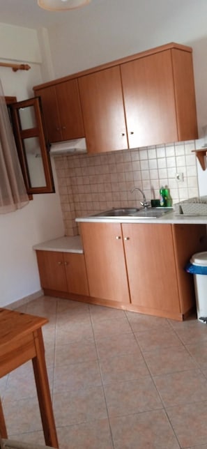 Apartment, Smoking