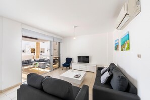 Villa | 3 bedrooms - Protaras Sapphire Seaside Villa (Paralimni)