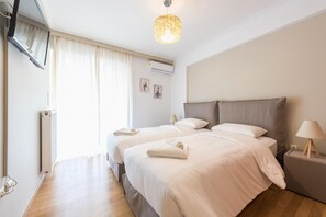 3 bedrooms - Luxury and Spacious apt for 8 Guests New Features April 2025 (Alimos)