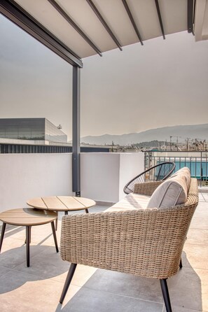 House | 1 bedroom - Lux Deck Roof Apt at the Foothills of Acropolis w Breathtaking View (Athens)