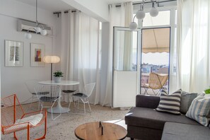 Studio - Loft at Historical Center of Athens w Acropolis View (Athens)