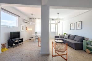 House - Loft at Historical Center of Athens w Acropolis View (Athens)