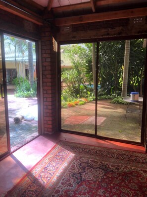 Room - African Feel Studio With Kitchenette - 2045 (Harare)