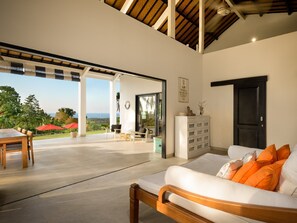 Villa - Villa Bloom (Sukasada)