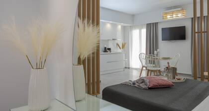 Myra Mare White Suite by Estia