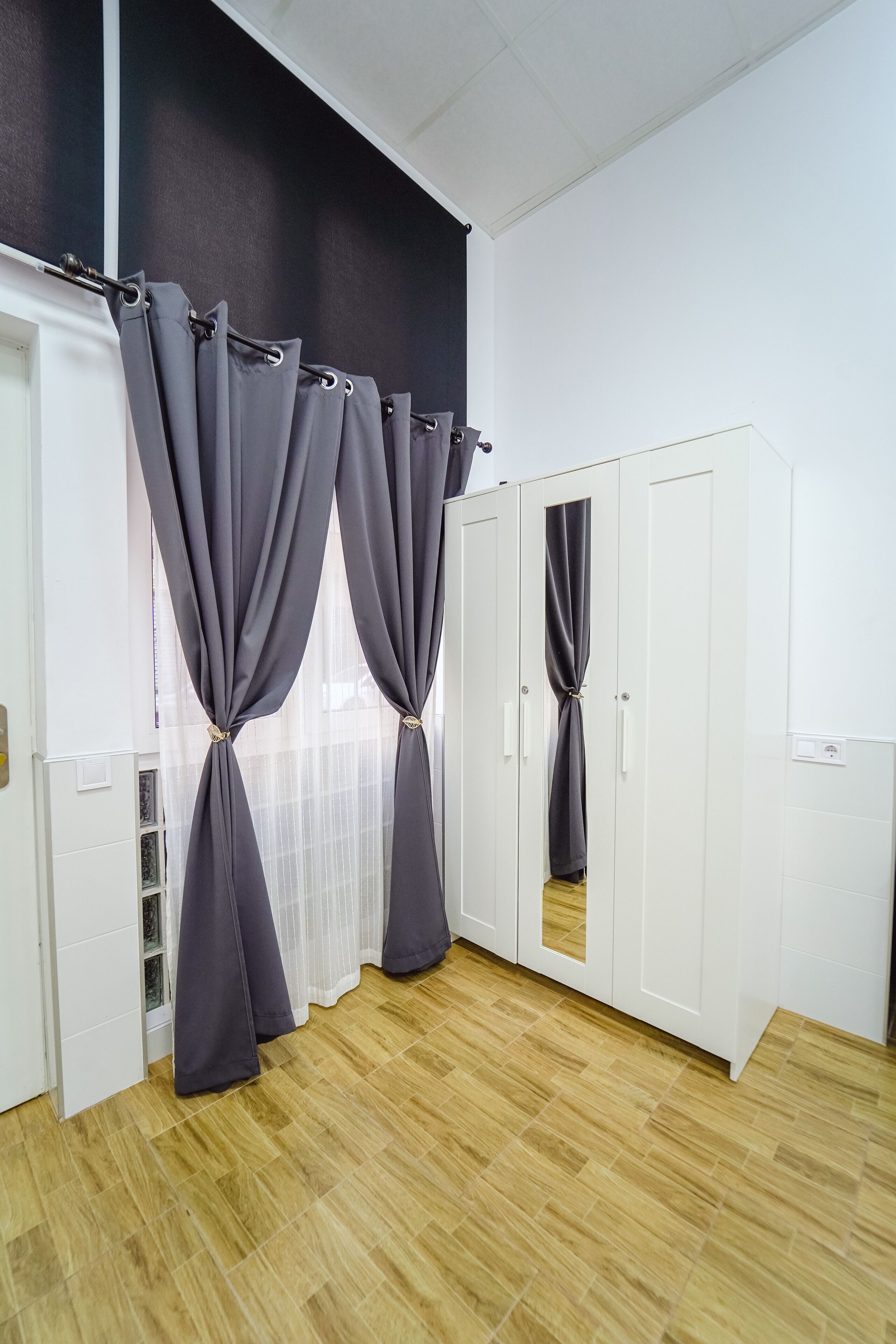 Ropa de cama de alta calidad, edredones de plumas, cortinas opacas