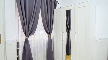 Ropa de cama de alta calidad, edredones de plumas, cortinas opacas