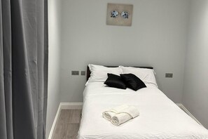 1 Schlafzimmer, Bügeleisen/Bügelbrett, kostenloses WLAN, Bettwäsche