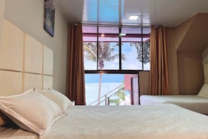 5 bedrooms, WiFi (free), bed sheets