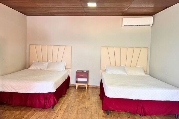 5 bedrooms, free WiFi, bed sheets