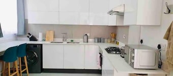 郊區現代雙床房 - 2080