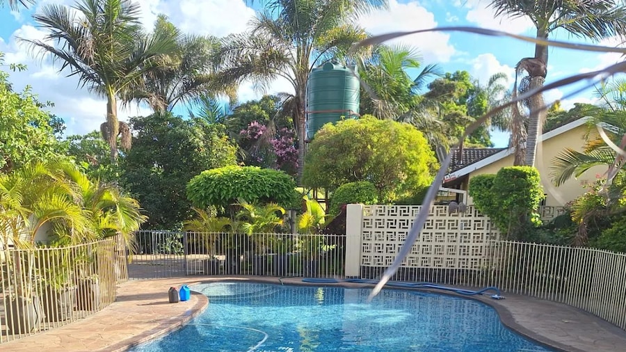 Guesthouse With Green Garden and Pool - 2102