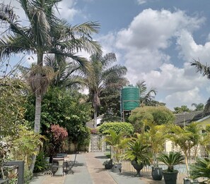 House, Accessible, Smoking | 6 bedrooms - Guesthouse With Green Garden and Pool - 2102 (Harare)
