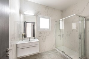 Villa | Bathroom